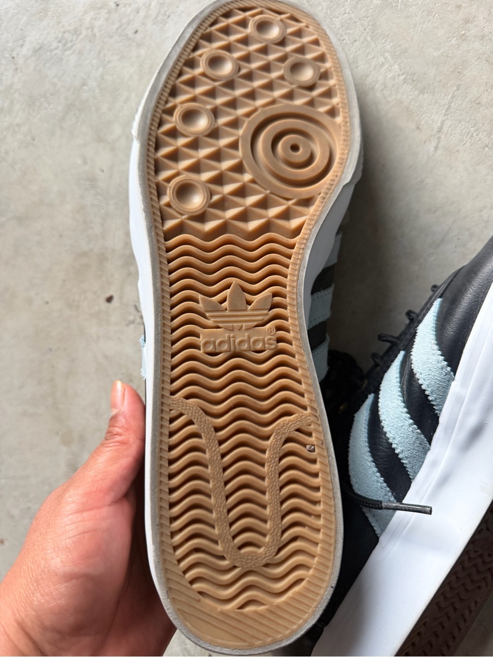 adidas snoop Black leather and Light Blue Low-Top Sneakers - Picture 7 of 10